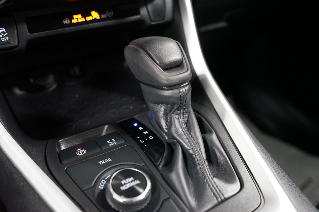 Thumbnail: 2024 Toyota RAV4 - 21