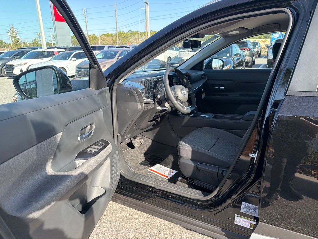 New 2026 Nissan Kicks SV 4D Sport Utility