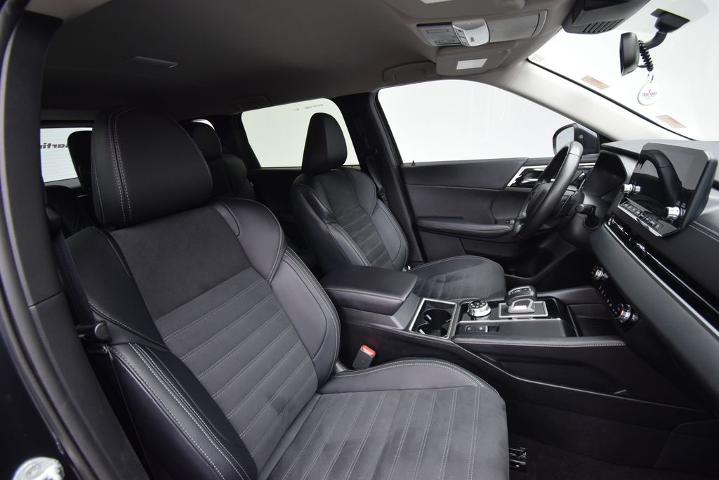 used 2024 Mitsubishi Outlander car, priced at $24,800