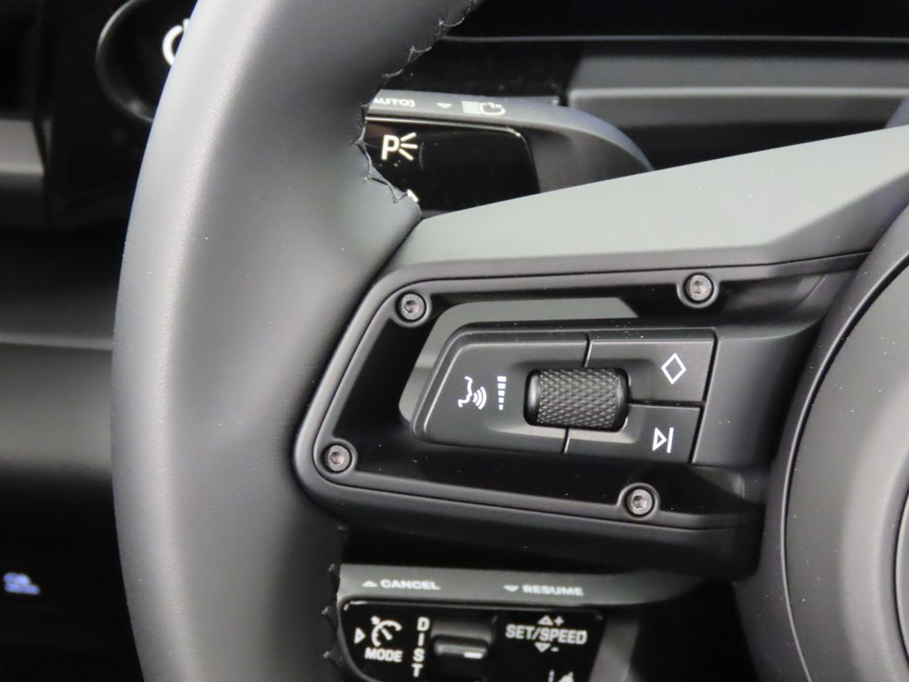 Thumbnail: 2026 Porsche Macan - 21