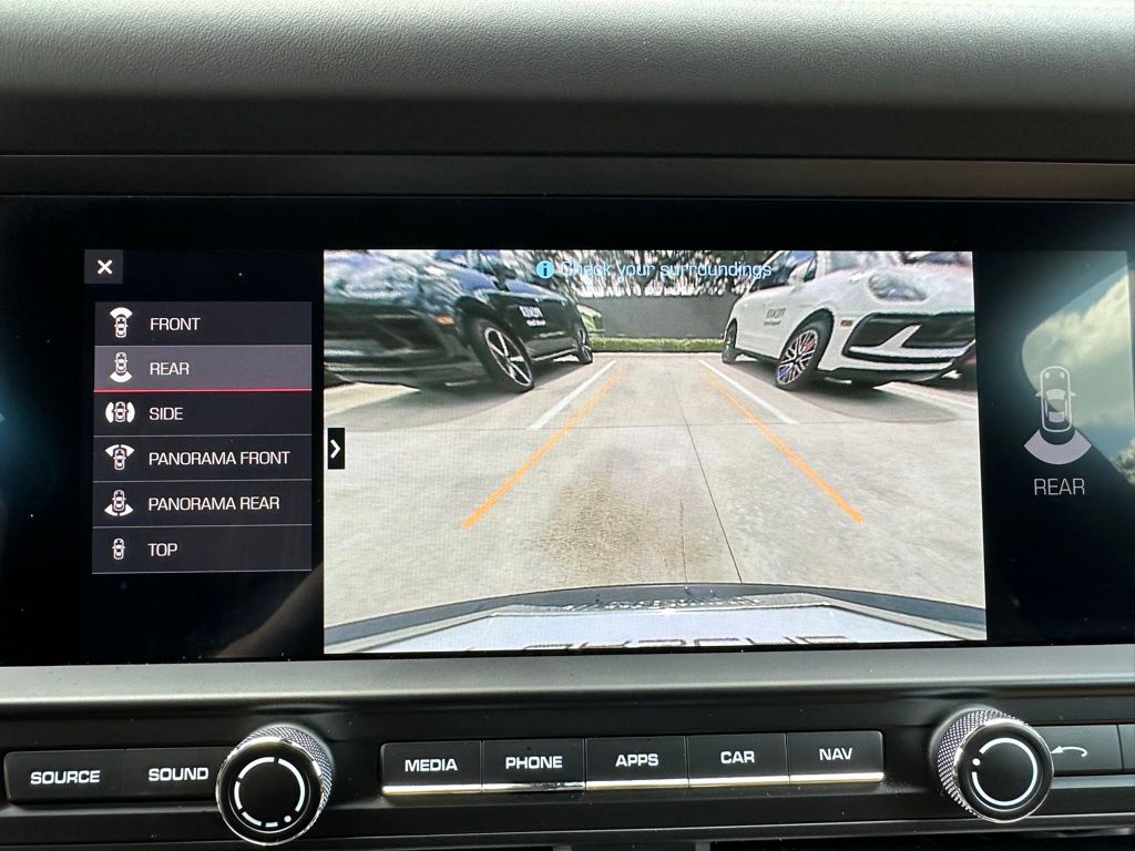 Thumbnail: 2021 Porsche Macan - 31