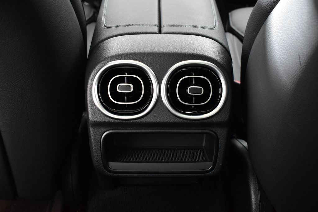 Thumbnail: 2025 Mercedes-Benz C-Class - 31