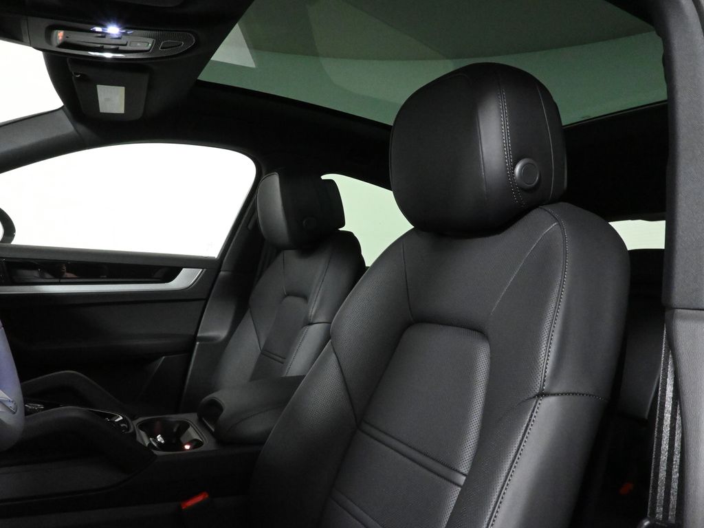 Thumbnail: 2026 Porsche  - 16