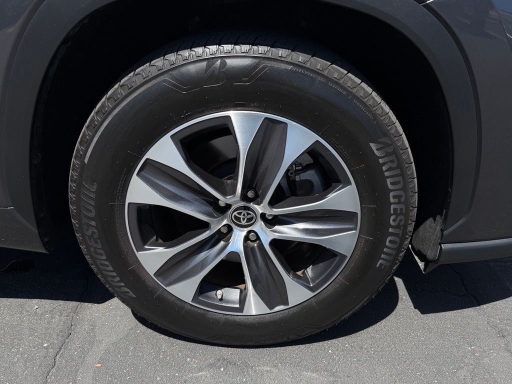 Used 2024 Toyota Highlander SUV