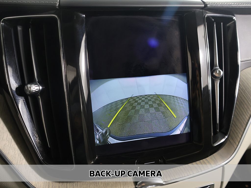 Used 2023 Blue Volvo B6 Ultimate Bright Theme image 7