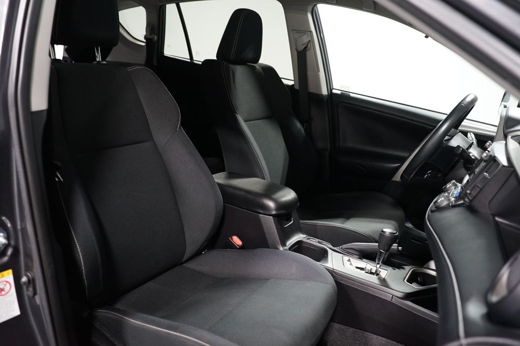 Thumbnail: 2017 Toyota RAV4 - 25