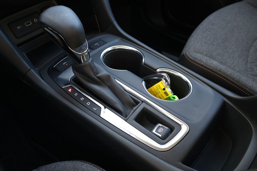 Thumbnail: 2022 Chevrolet Equinox - 22