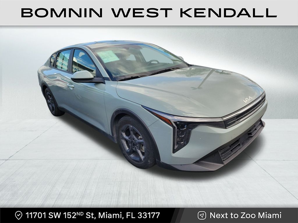 2025 Kia K4 LXS FWD