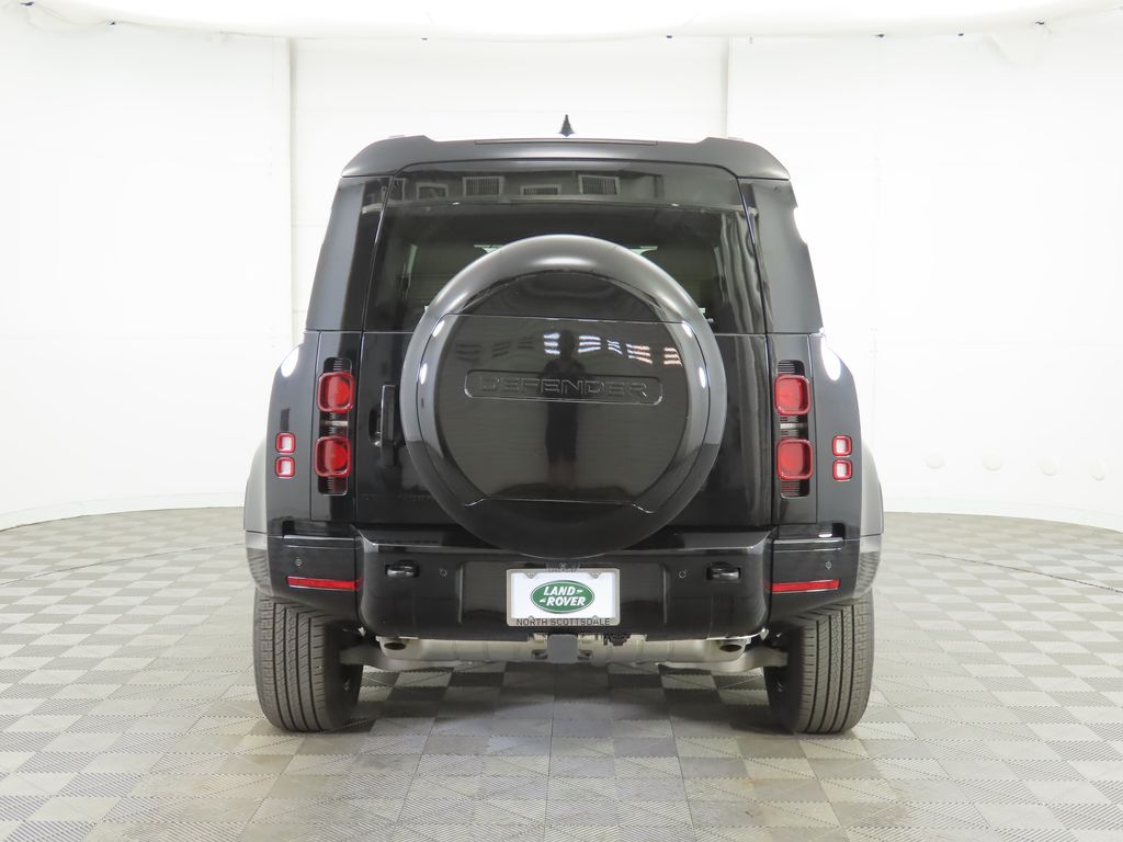 2025 Land Rover Defender 110 6