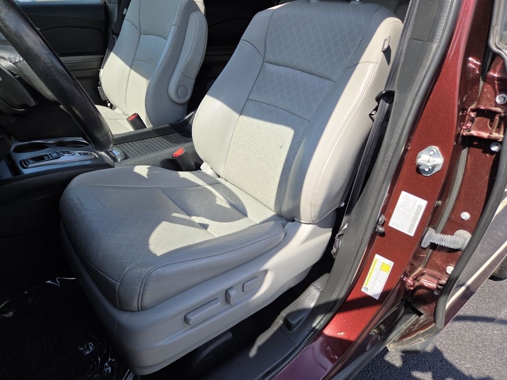 Certified Used 2021  Honda EX-L image 23