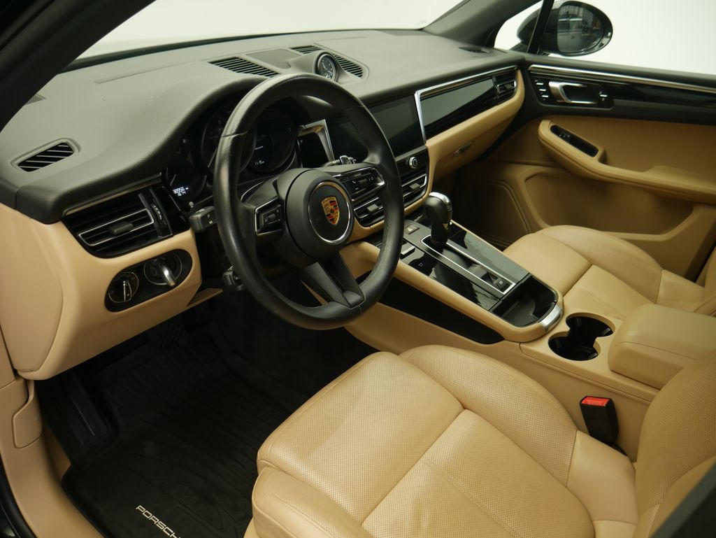Thumbnail: 2023 Porsche Macan - 5