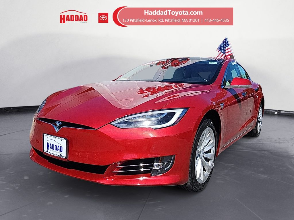2018 Tesla Model S Rojo (Red Multi-Coat) Sedán Tracción en las cuatro ruedas 1 velocidad Automática
