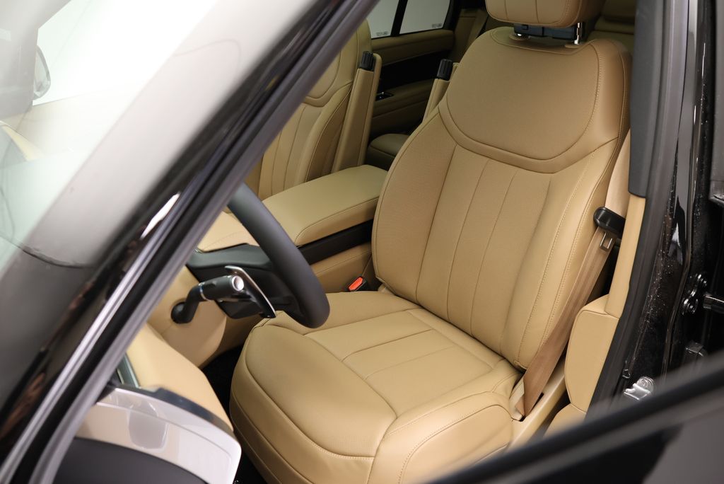 Thumbnail: 2026 Land Rover Range Rover - 32