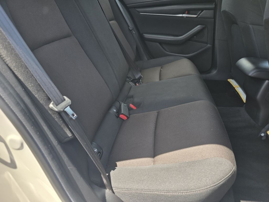 Used 2022 White Mazda 2.5 S image 17