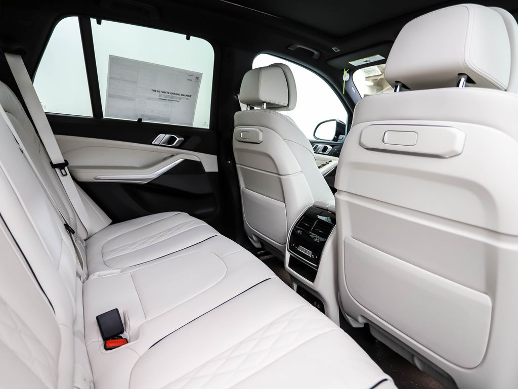 Thumbnail: 2026 BMW X5 - 25
