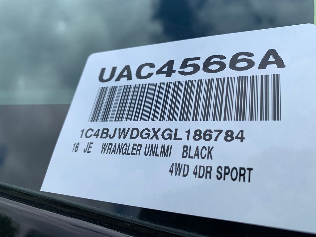 2016 Jeep Wrangler Unlimited Sport 11