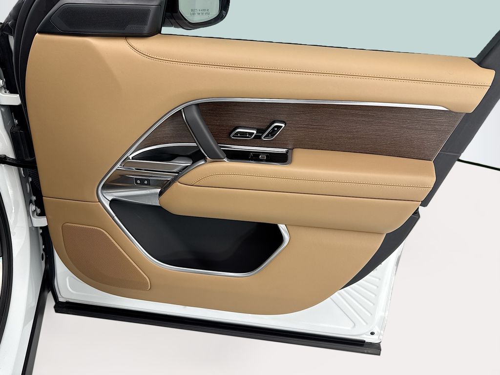 Thumbnail: 2025 Land Rover Range Rover - 24