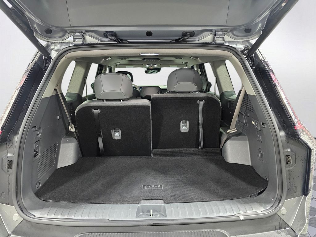 Used 2024 Gray Kia Wind image 14