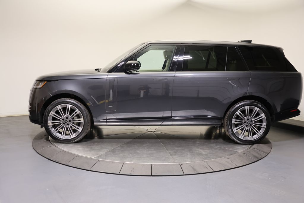Thumbnail: 2023 Land Rover Range Rover - 2