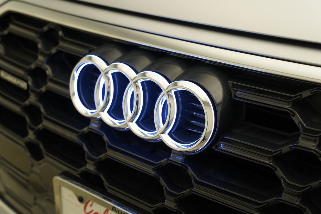 Thumbnail: 2023 Audi Q5 - 6