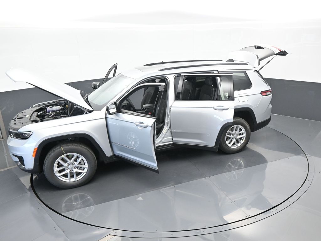 Used 2024 Silver Zynith Jeep Laredo image 56