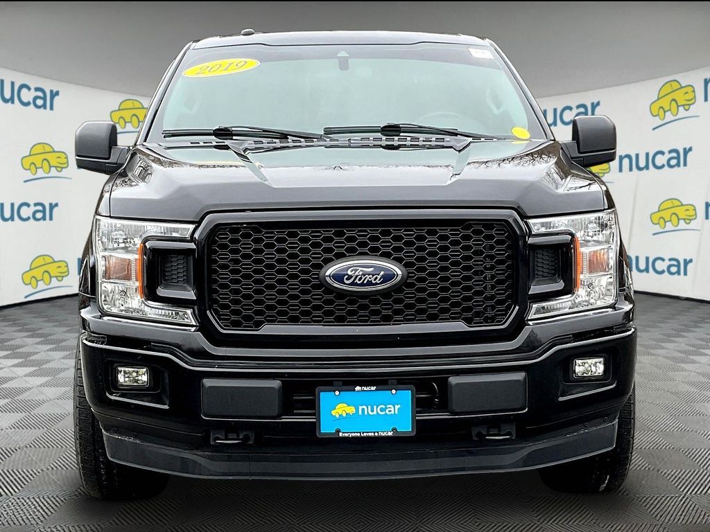 View vehicle photo 2