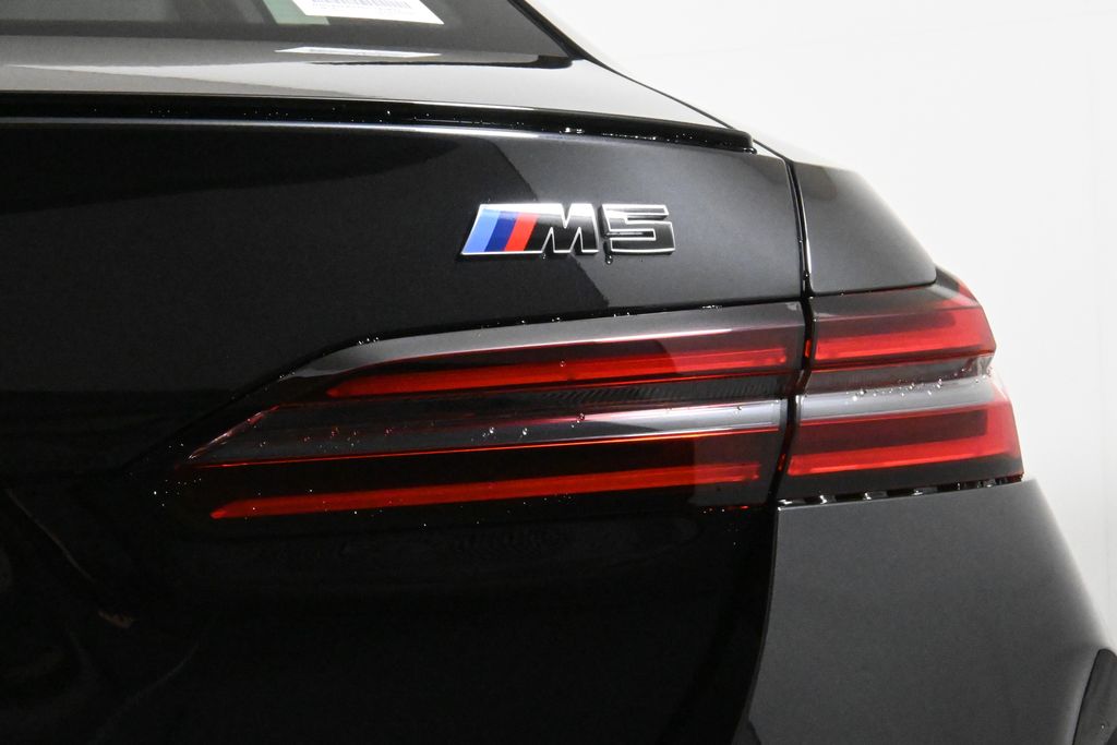 Thumbnail: 2025 BMW M5 - 13
