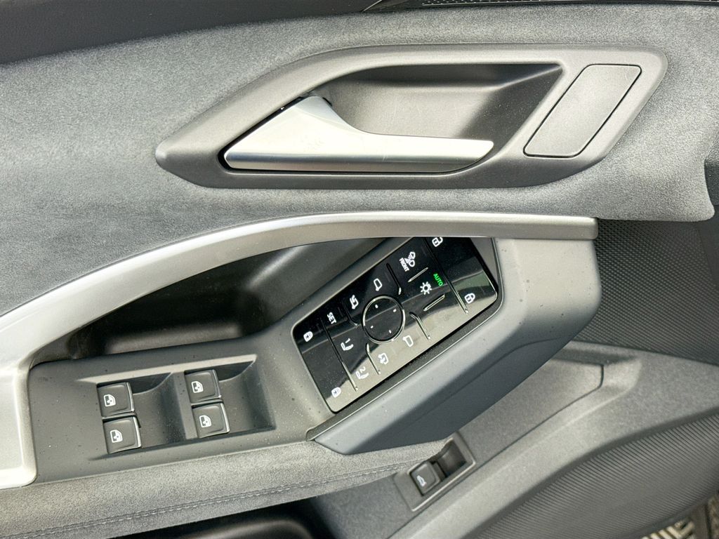 Thumbnail: 2025 Audi SQ5 - 22