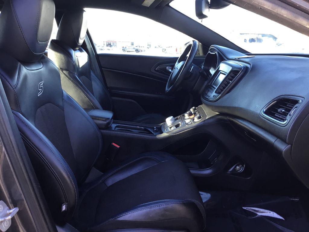 Thumbnail: 2015 Chrysler 200 - 13