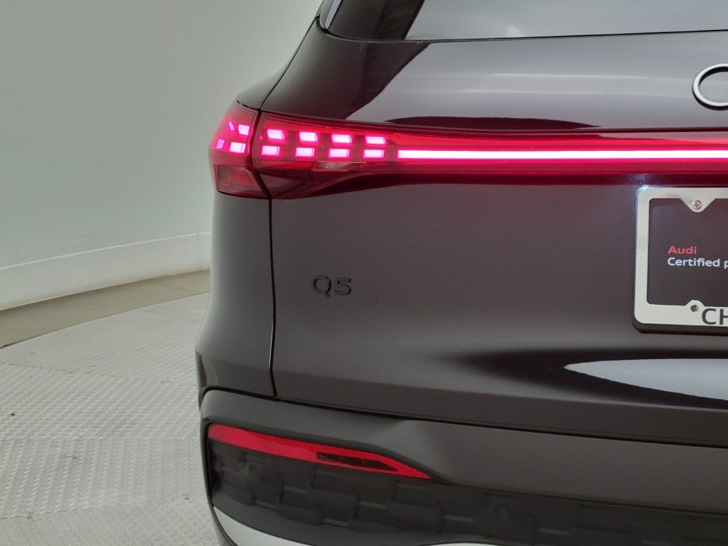 Thumbnail: 2025 Audi Q5 - 9