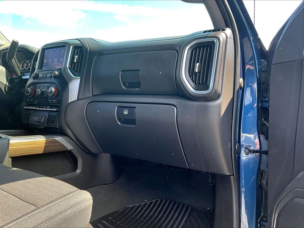 2021 Chevrolet Silverado 1500 — photo 13
