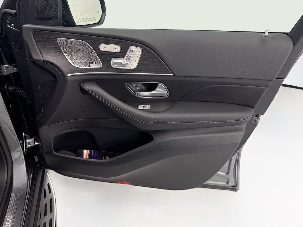 Thumbnail: 2026 Mercedes-Benz GLE - 25