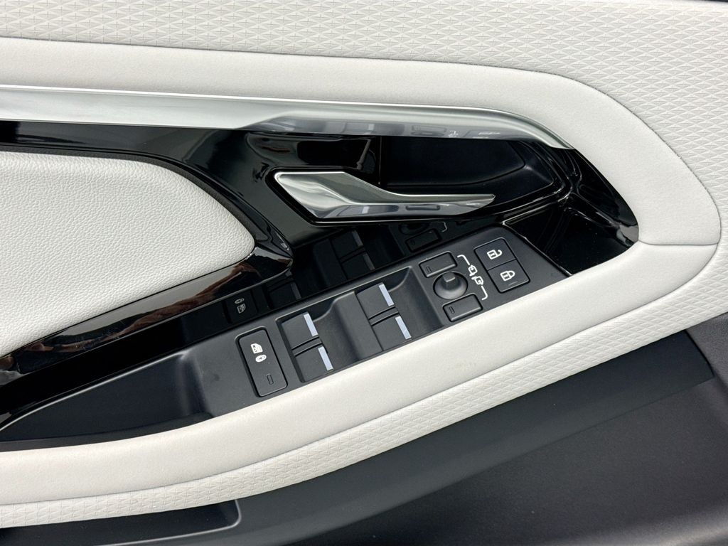 Thumbnail: 2023 Land Rover Range Rover Evoque - 22