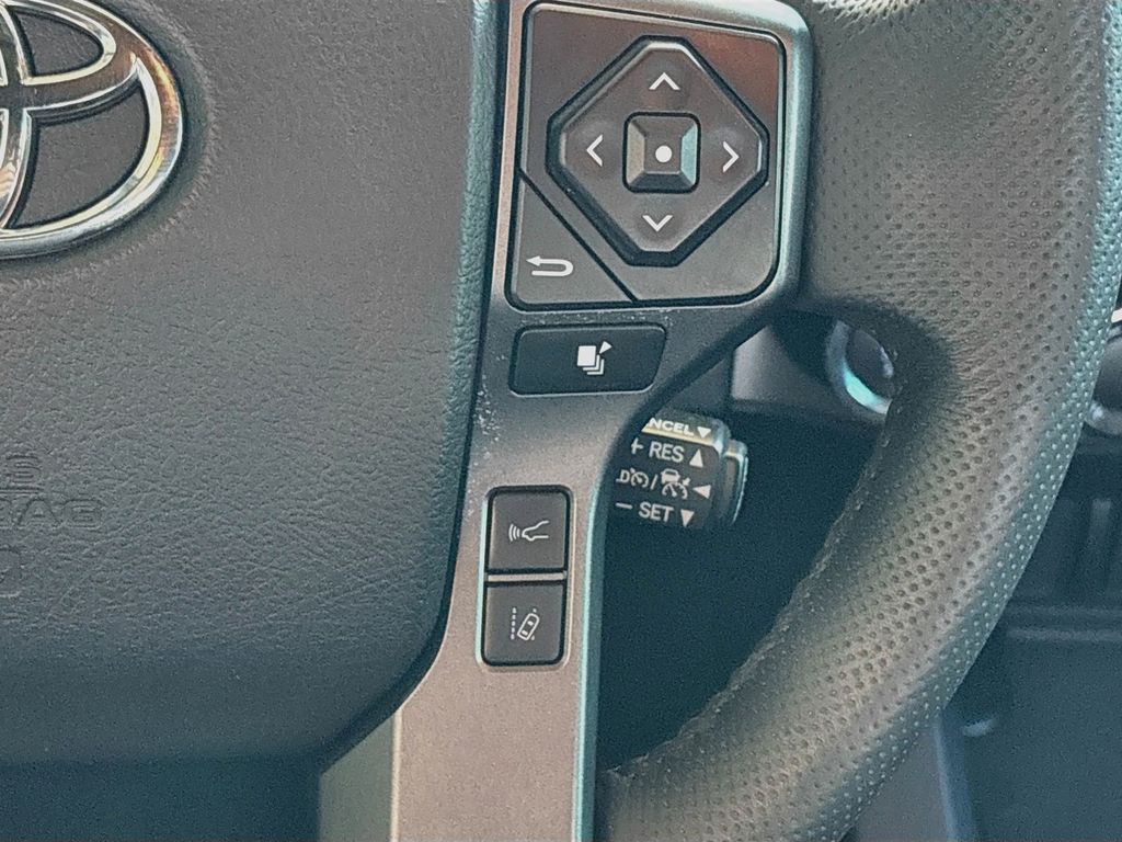 Thumbnail: 2021 Toyota Tacoma - 12