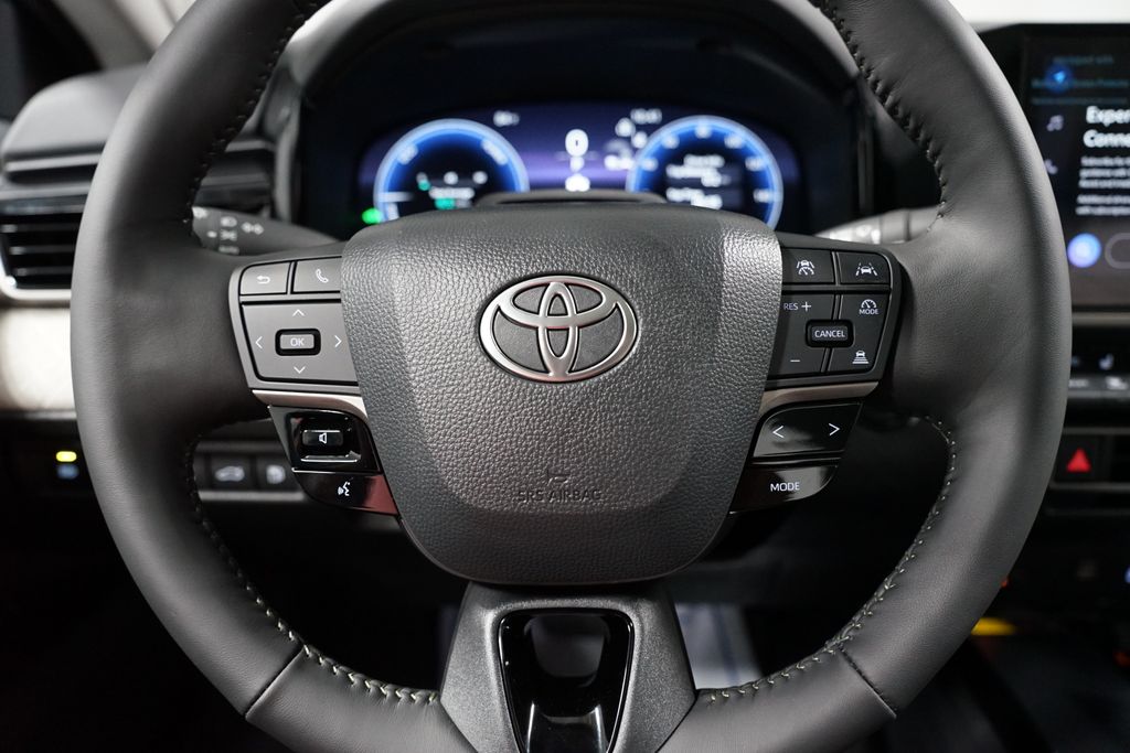 Thumbnail: 2025 Toyota Camry - 12