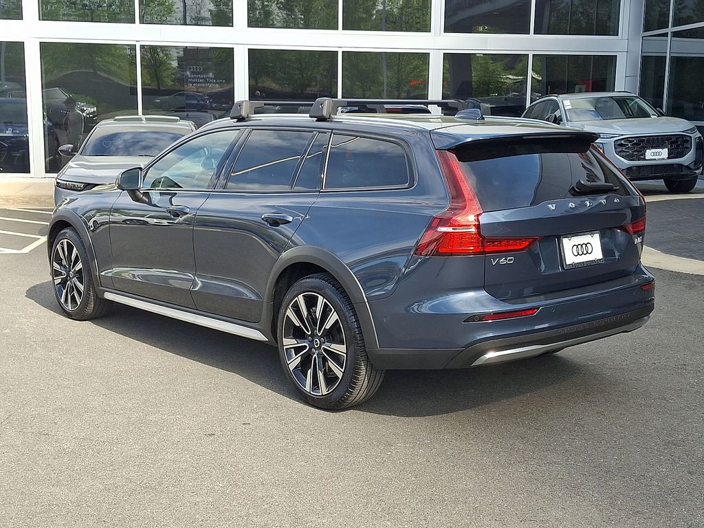 Thumbnail: 2025 Volvo S60 - 6