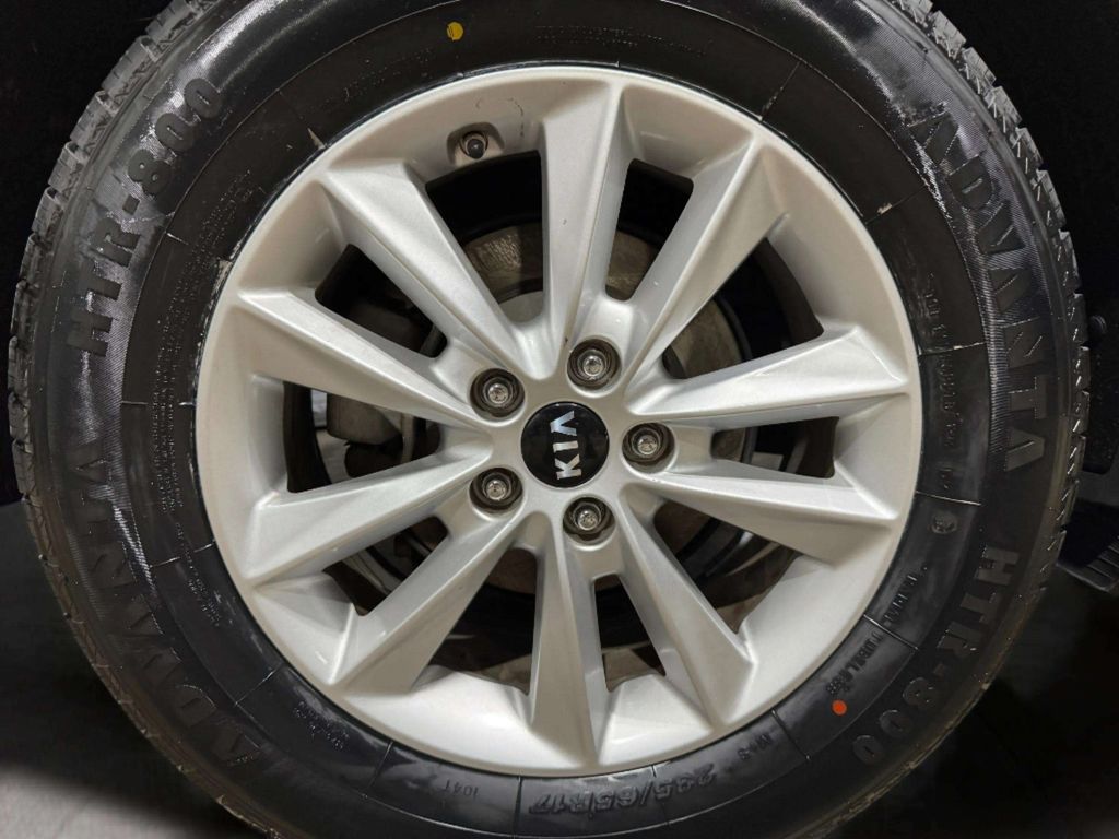 Used 2019 Titanium Silver Kia LX image 31