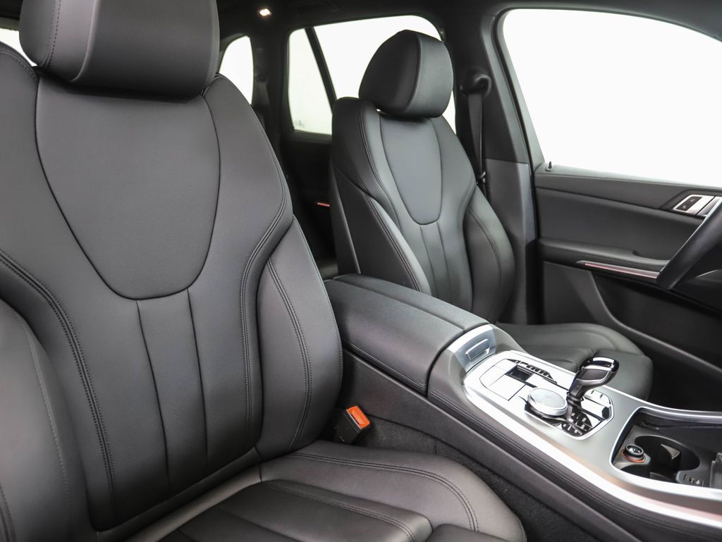 2022 BMW X5 xDrive40i 32