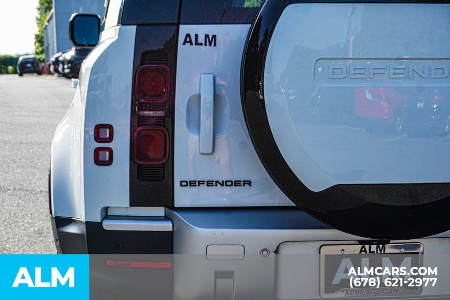 Used 2024 White Land Rover S image 12