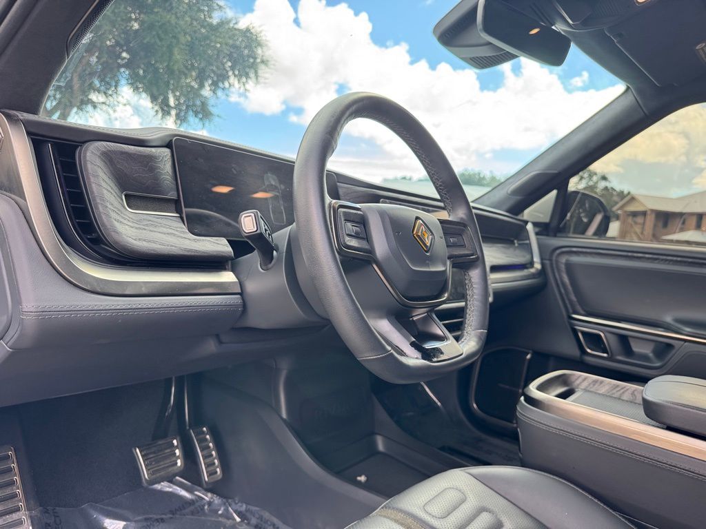 2022 Rivian R1T Adventure photo 32