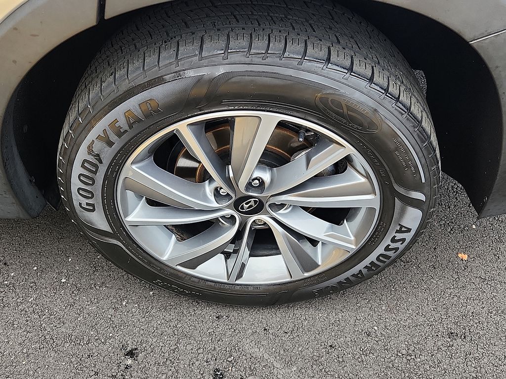 Thumbnail: 2019 Hyundai Santa Fe - 8