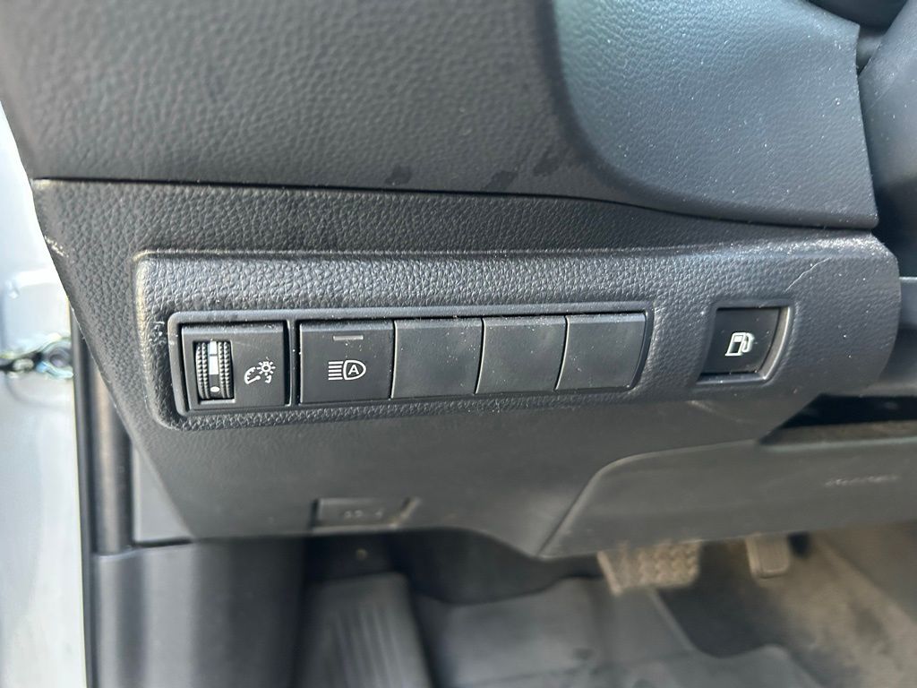 Thumbnail: 2025 Toyota Corolla - 17