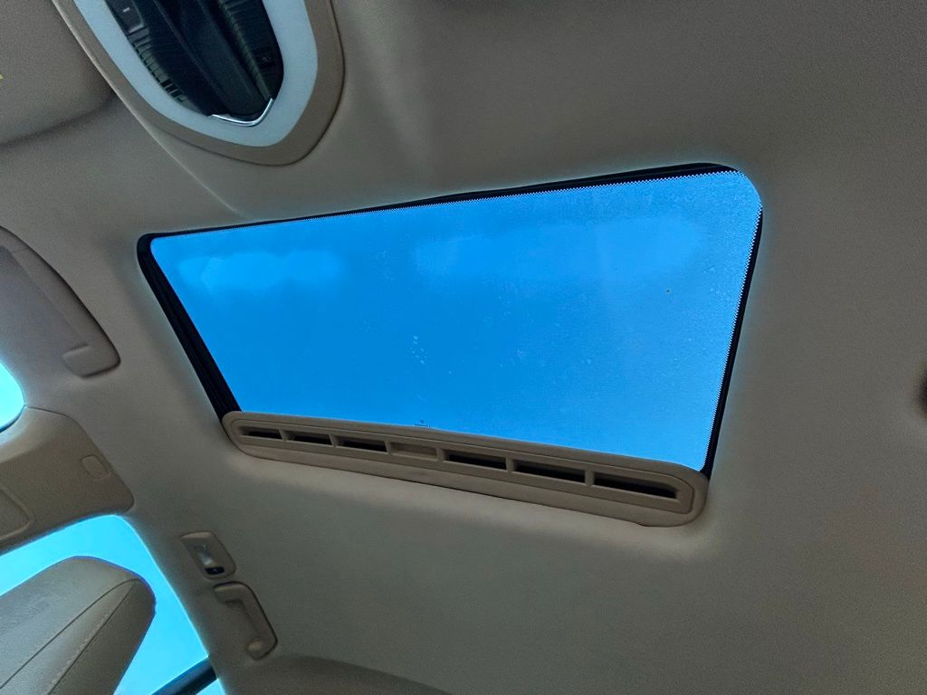 Thumbnail: 2012 Porsche Panamera - 30