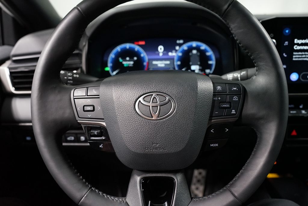 Thumbnail: 2025 Toyota Camry - 12