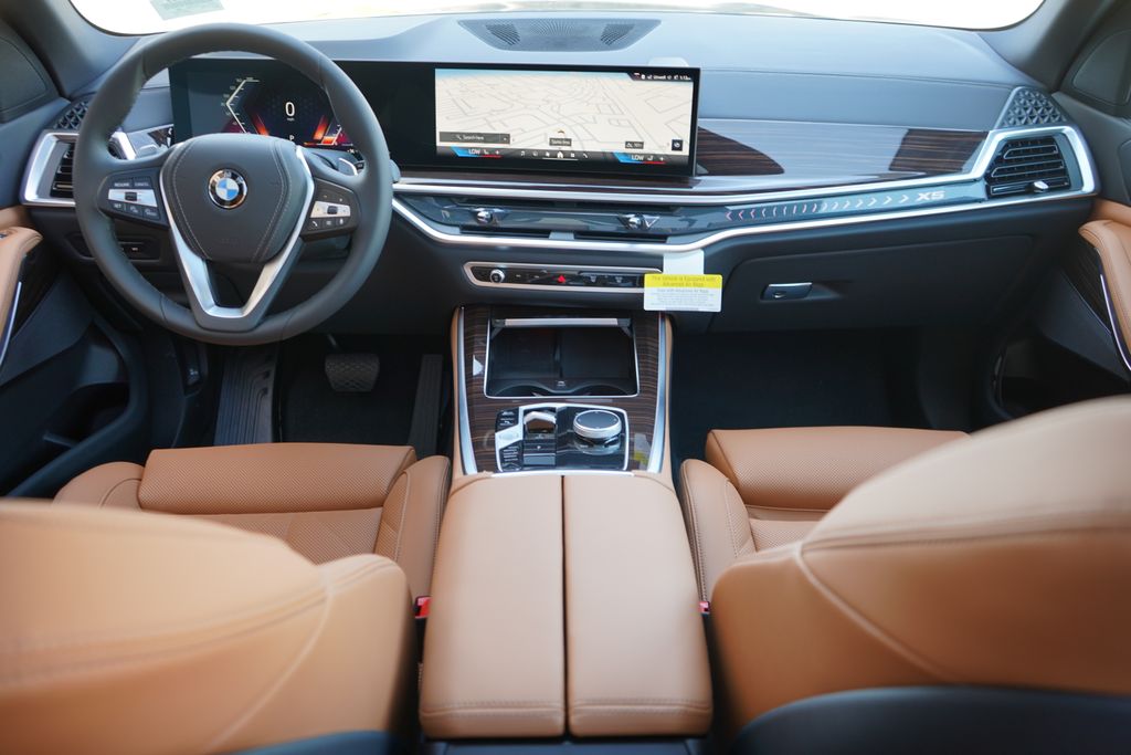 Thumbnail: 2026 BMW X5 - 13