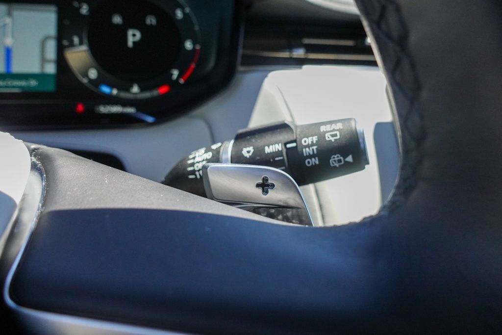 Used 2023 Blue Land Rover SE image 21