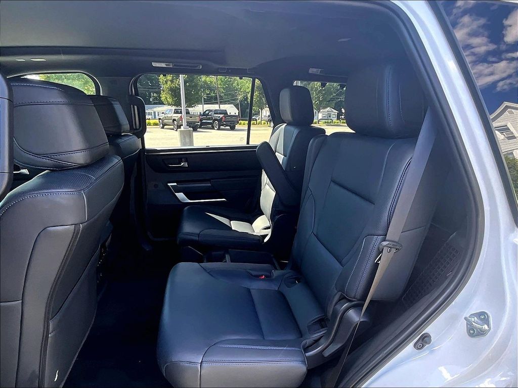2024 Toyota Sequoia — photo 15