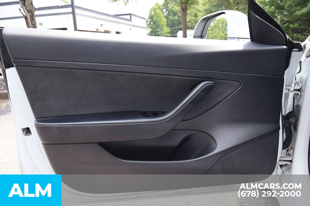 Used 2020 White Tesla Standard Range Plus image 11