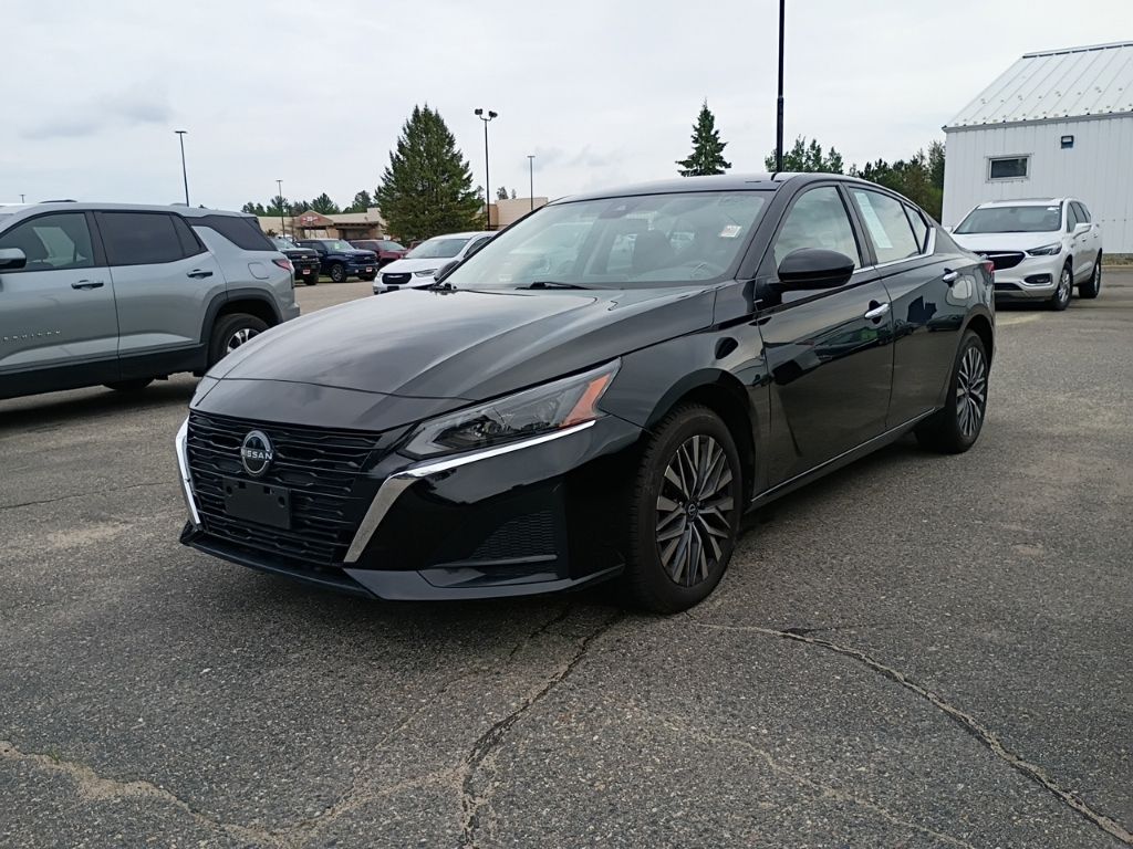 Super Black Clearcoat 2023 Nissan Altima Sedan All-Wheel Drive Continuously Variable Transmission