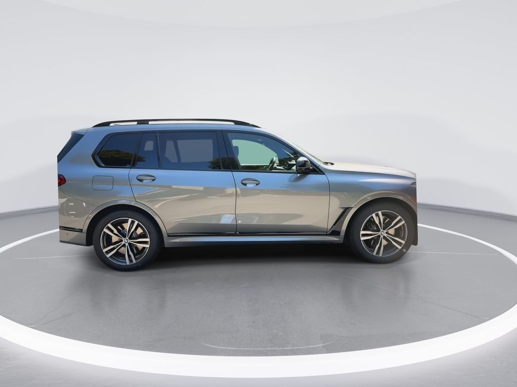 2025 BMW X7 M60i 9